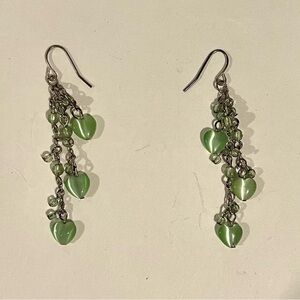 Pre-Owned Women’s Costume Jewelry Dangling Earrings w/ Green Heart Shaped Gems